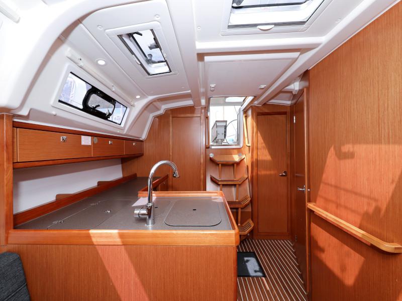 Book yachts online - sailboat - Bavaria Cruiser 37 - Hama - rent