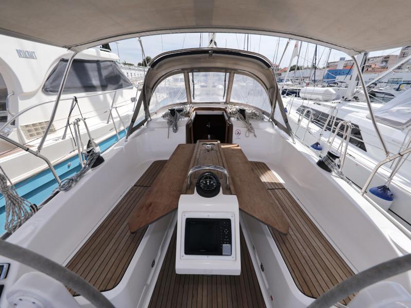 Book yachts online - sailboat - Bavaria Cruiser 37 - Hama - rent