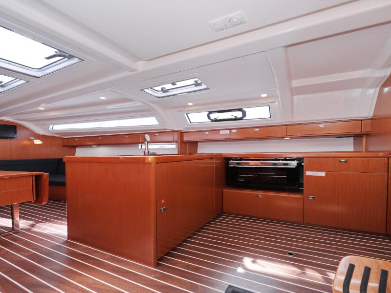 Book yachts online - sailboat - Bavaria Cruiser 37 - Hama - rent