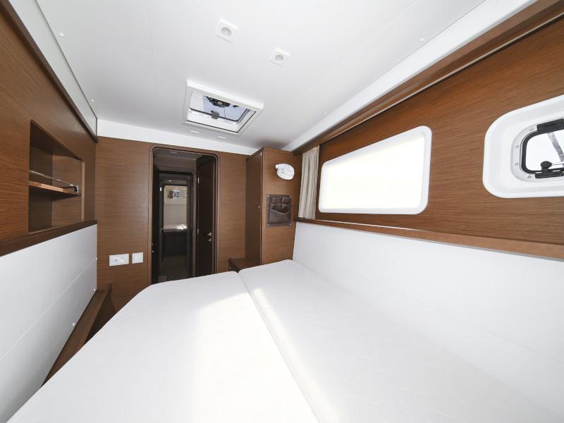 Book yachts online - catamaran - Lagoon 450  Flybridge - LLYN - rent