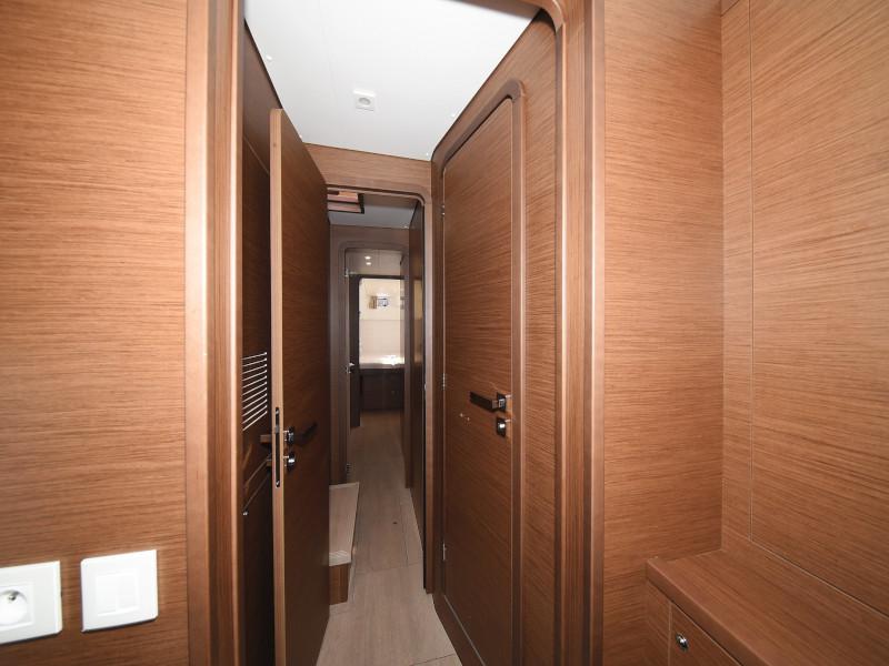 Book yachts online - catamaran - Lagoon 450  Flybridge - LLYN - rent