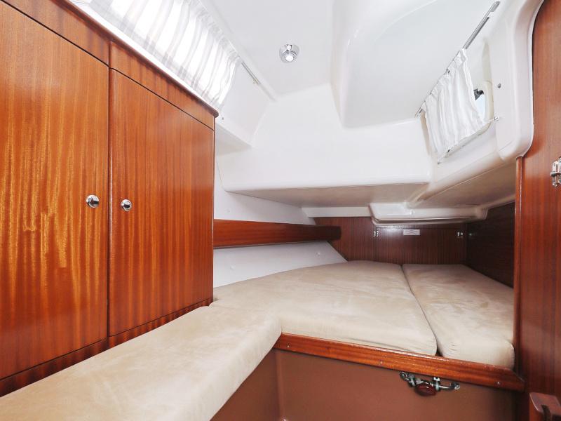 Book yachts online - sailboat - Bavaria 44 - O LA LA  - rent