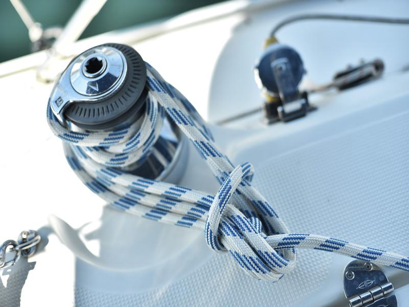 Book yachts online - sailboat - Bavaria 39 Cruiser - Windy - rent