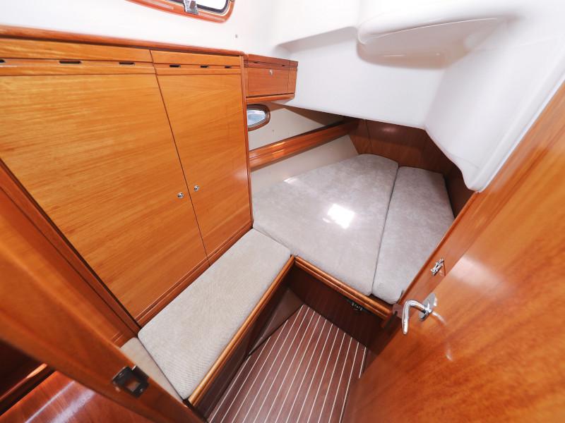 Book yachts online - sailboat - Bavaria 39 Cruiser - Windy - rent