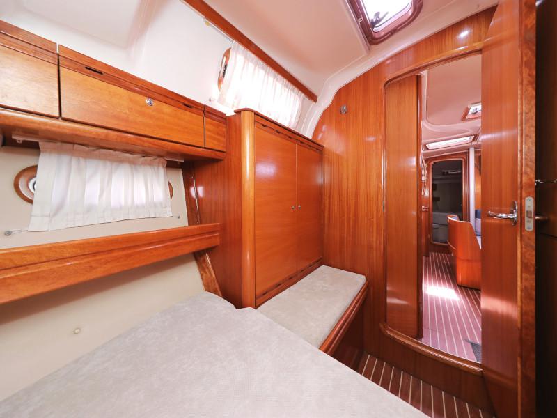 Book yachts online - sailboat - Bavaria 39 Cruiser - Windy - rent