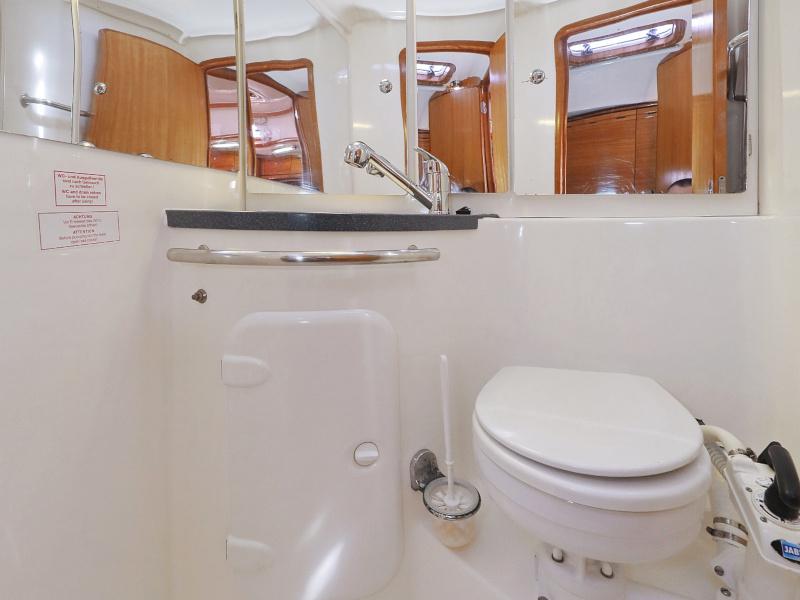 Book yachts online - sailboat - Bavaria 39 Cruiser - Windy - rent