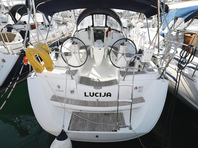 Book yachts online - sailboat - Sun Odyssey 39i - Lucija - rent