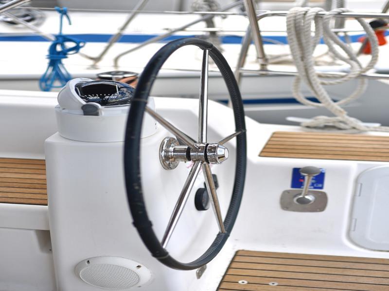 Book yachts online - sailboat - Dufour 380 - Le Pacha - rent