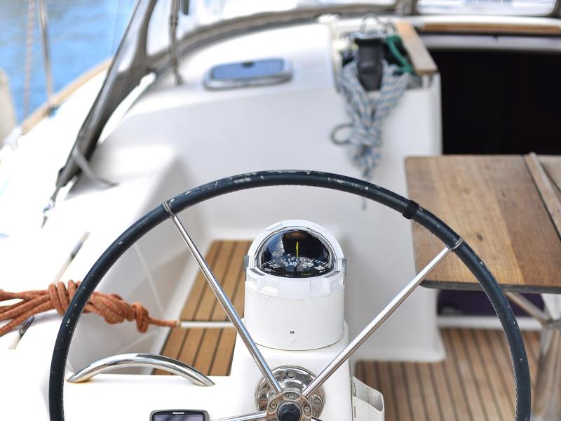 Book yachts online - sailboat - Dufour 380 - Le Pacha - rent