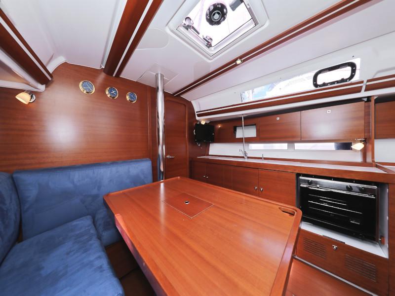 Book yachts online - sailboat - Dufour 380 - Le Pacha - rent