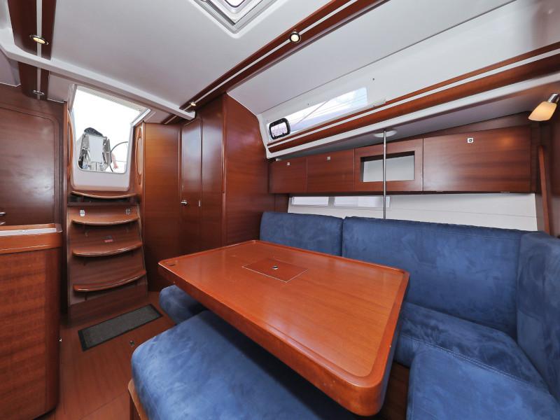 Book yachts online - sailboat - Dufour 380 - Le Pacha - rent