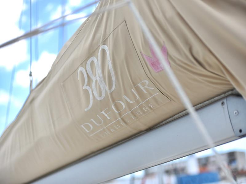 Book yachts online - sailboat - Dufour 380 - Le Pacha - rent