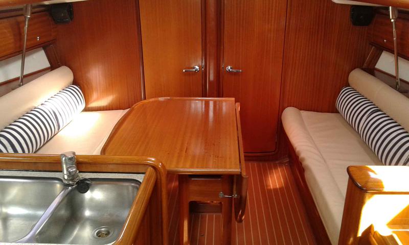 Book yachts online - sailboat - Bavaria 36 - Antiope (refit 2017) - rent