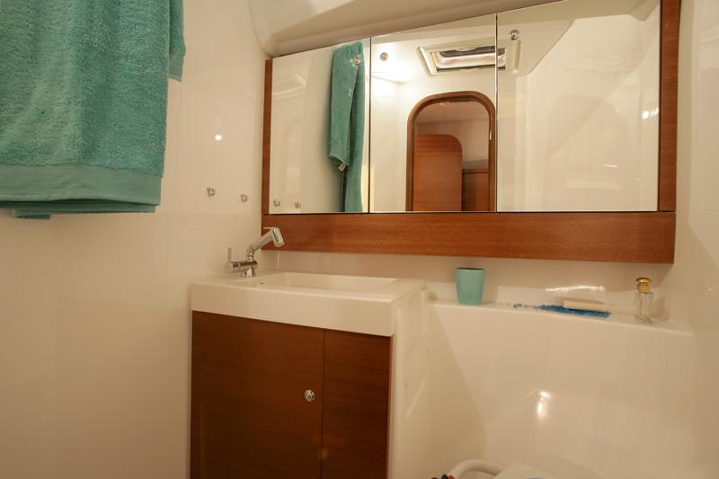 Book yachts online - sailboat - Dufour 405 GL - Mymoon - rent