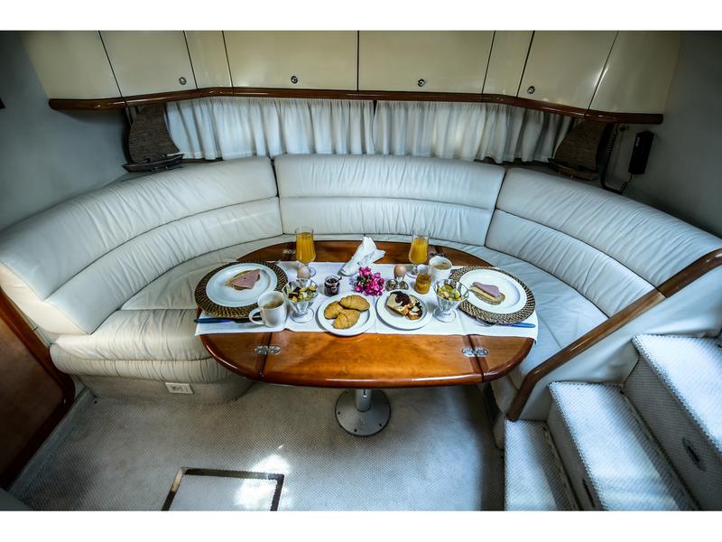 Book yachts online - motorboat - Sunseeker Portofino 40 - Maxim - rent