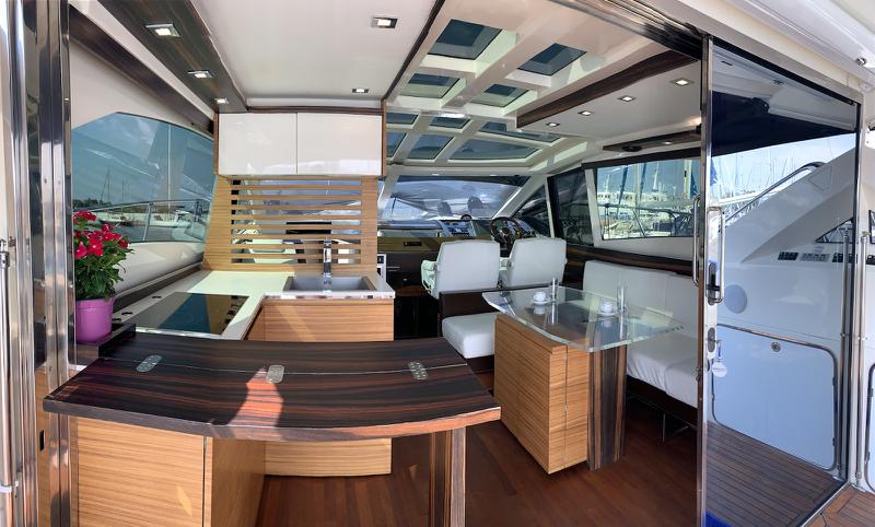 Book yachts online - motorboat - Absolute 52 - Tequila - rent