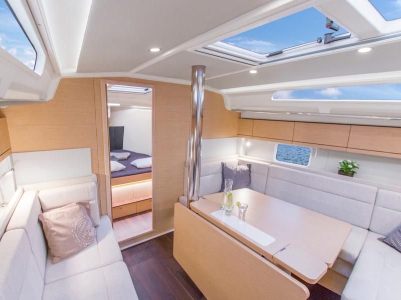 Book yachts online - sailboat - Hanse 418 - Piranha - rent