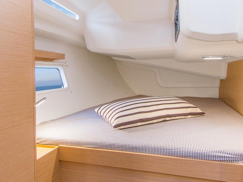 Book yachts online - sailboat - Hanse 418 - Piranha - rent