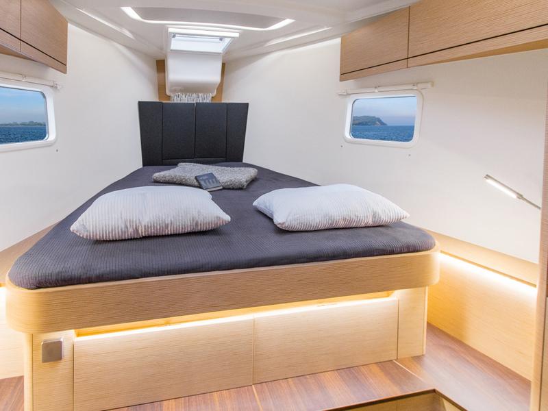 Book yachts online - sailboat - Hanse 418 - Piranha - rent