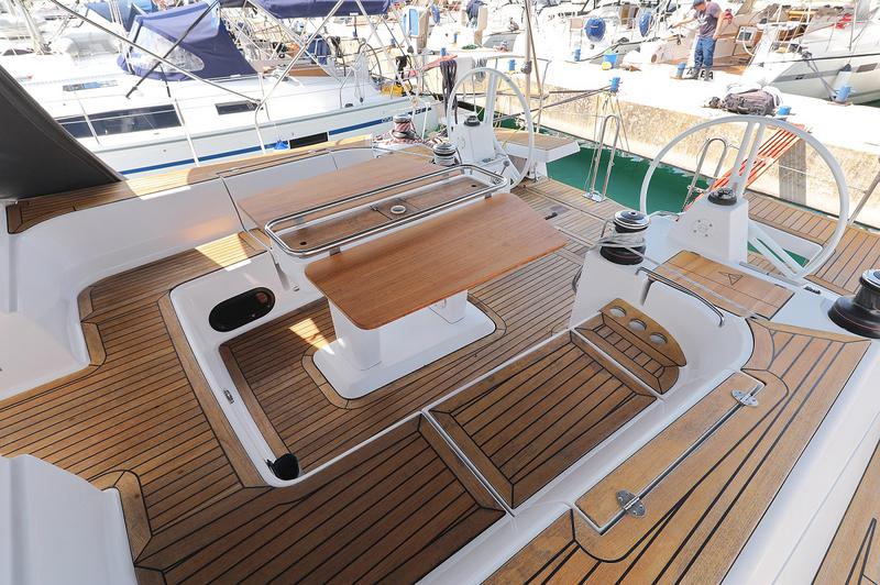Book yachts online - sailboat - Elan 494 Impression - Luna VI  - rent