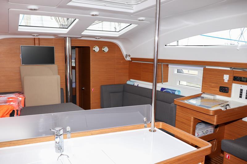Book yachts online - sailboat - Elan 45 Impression - Her Majesty  - rent