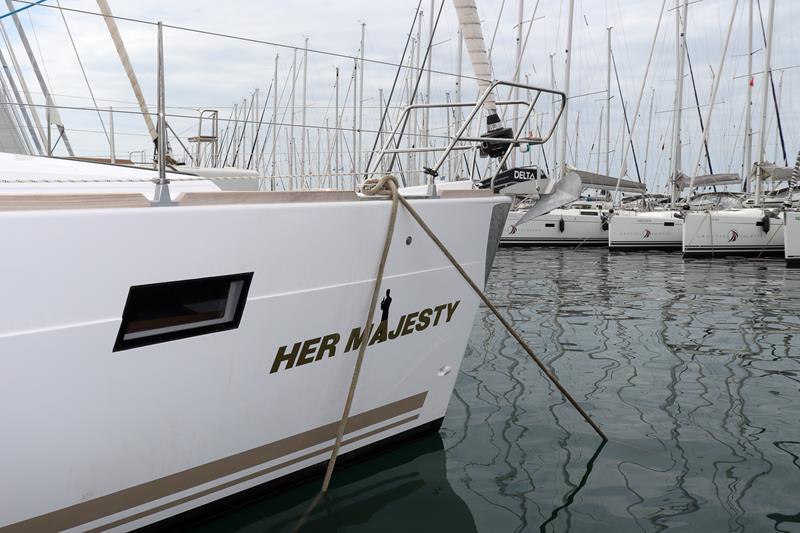 Book yachts online - sailboat - Elan 45 Impression - Her Majesty  - rent