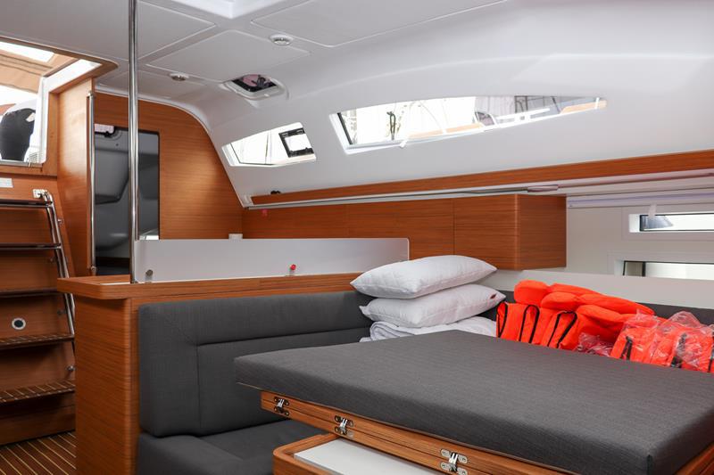 Book yachts online - sailboat - Elan 45 Impression - Her Majesty  - rent