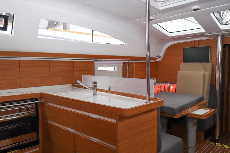 Book yachts online - sailboat - Elan 45 Impression - Her Majesty  - rent