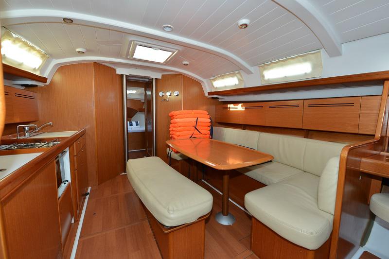 Book yachts online - sailboat - Cyclades 43.4 - Katarina II - rent