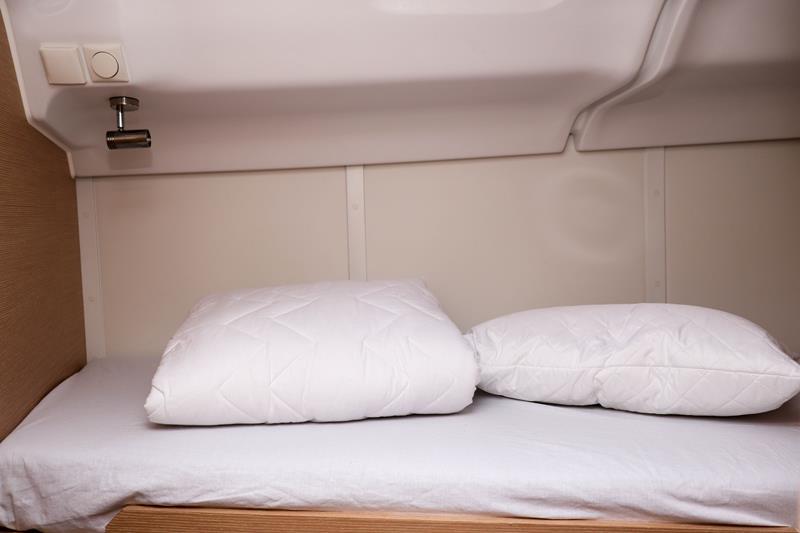 Book yachts online - sailboat - Elan 45 Impression - Casino Royale I - rent