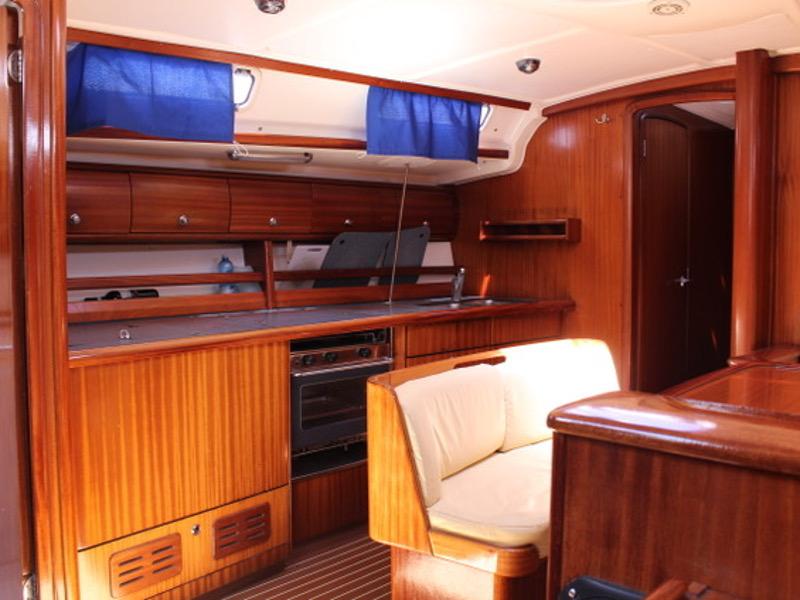 Book yachts online - sailboat - Bavaria 44 - Bonnie - rent