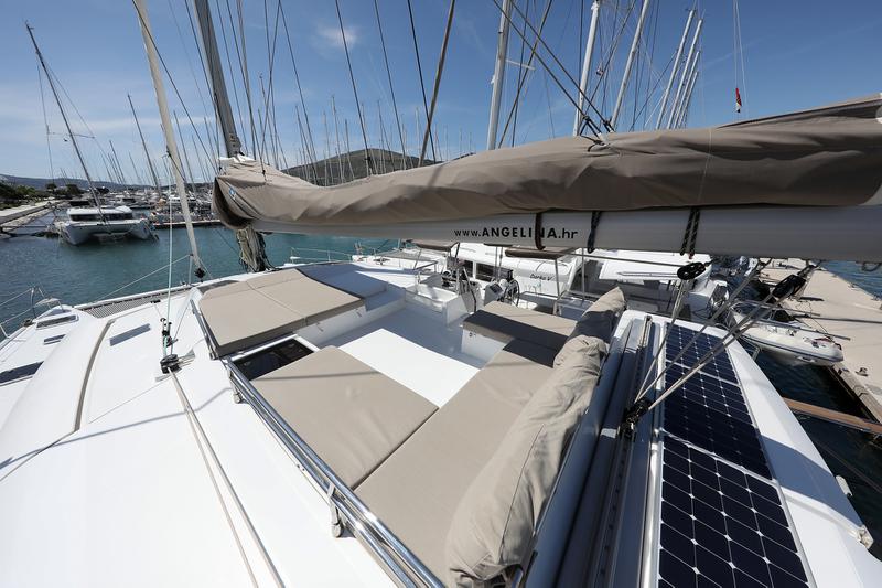 Book yachts online - catamaran - Saba 50 Quintet (6+1) - FEELING FREE - rent