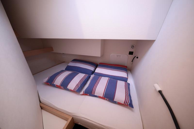 Book yachts online - catamaran - Saba 50 Quintet (6+1) - FEELING FREE - rent