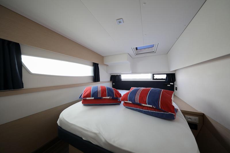 Book yachts online - catamaran - Saba 50 Quintet (6+1) - FEELING FREE - rent