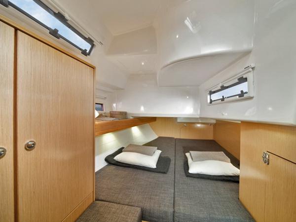 Book yachts online - sailboat - Bavaria Cruiser 40 - STAR PHILIP - rent