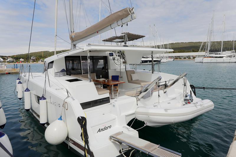 Book yachts online - catamaran - FP Lucia 40 - ANDARO - rent
