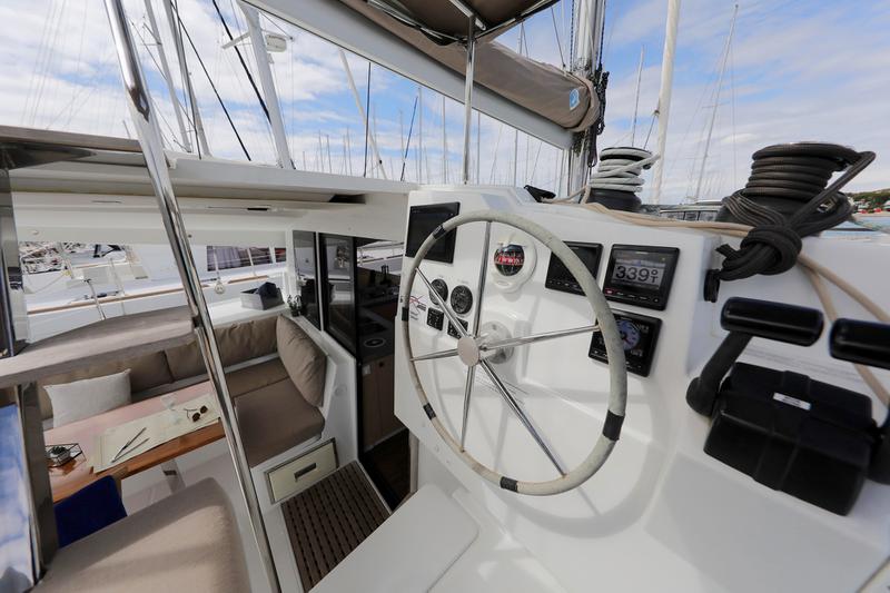 Book yachts online - catamaran - FP Lucia 40 - ANDARO - rent