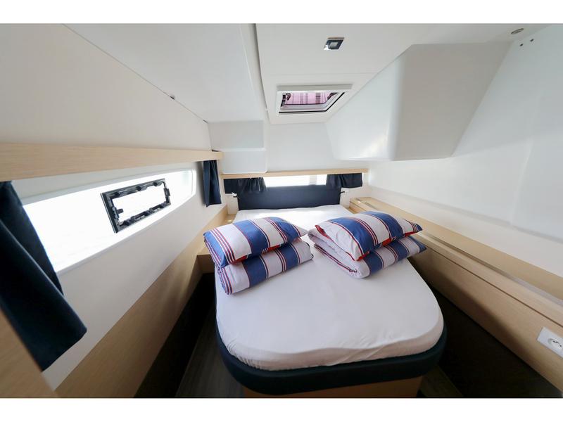 Book yachts online - catamaran - FP Lucia 40 - ANDARO - rent
