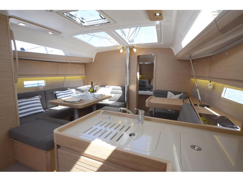 Book yachts online - sailboat - Dufour 412 GL - DELTA - rent