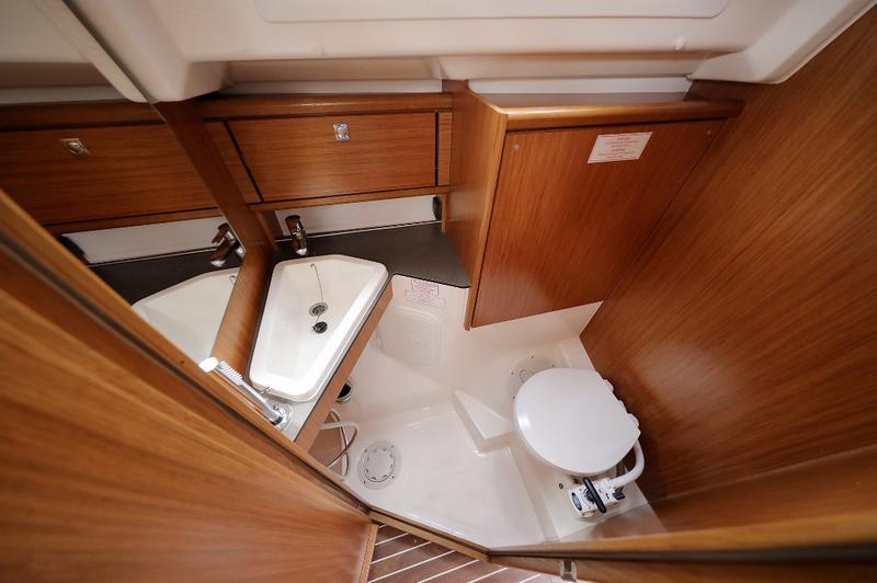 Book yachts online - sailboat - Bavaria Cruiser 34 - FEELING GOOD - rent