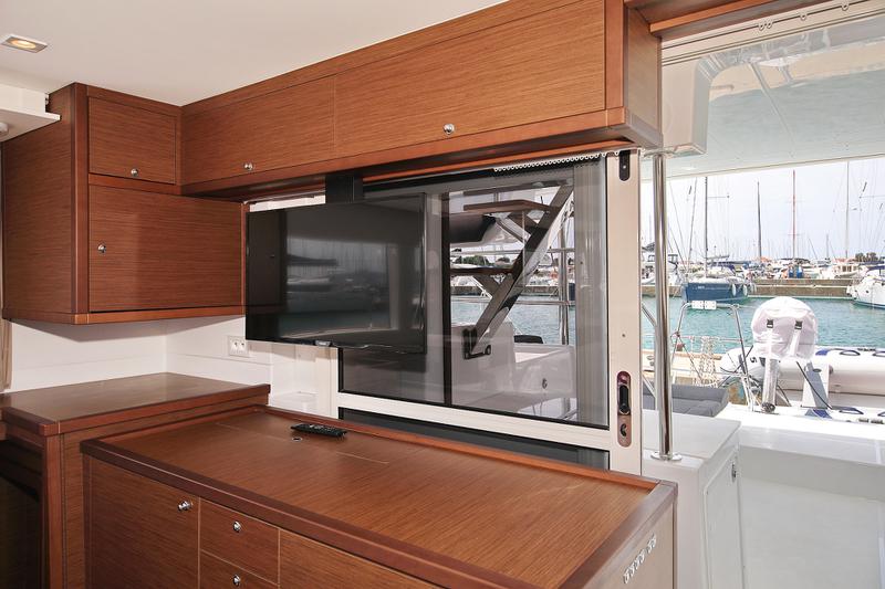 Book yachts online - catamaran - Lagoon 450 S - ADRIATIC QUEEN - rent