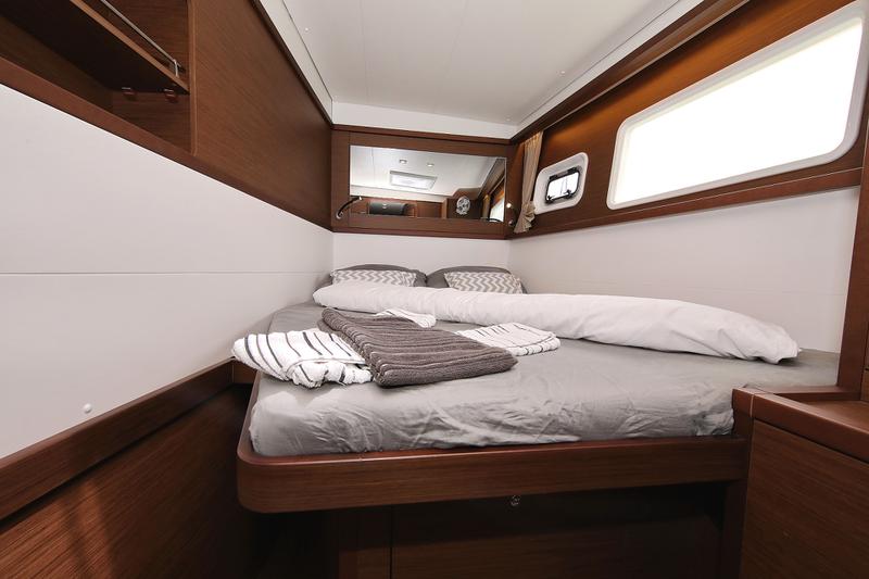 Book yachts online - catamaran - Lagoon 450 S - ADRIATIC QUEEN - rent