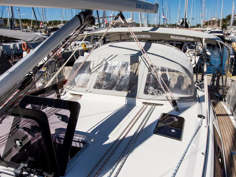 Book yachts online - sailboat - Bavaria Cruiser 41 - STAR SISSI - rent