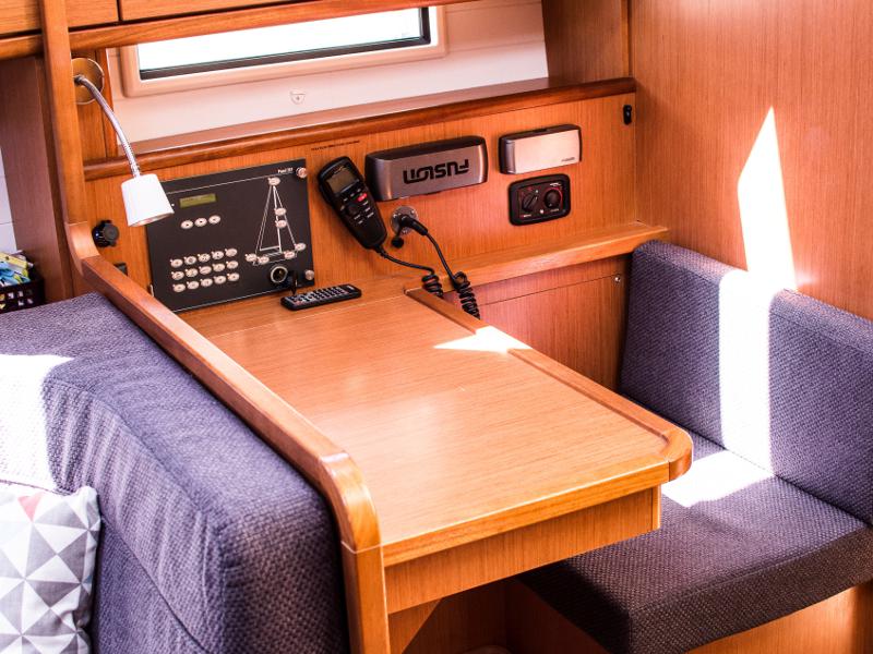 Book yachts online - sailboat - Bavaria Cruiser 41 - STAR SISSI - rent