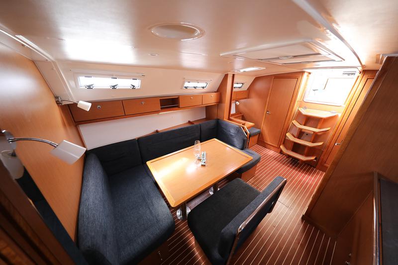 Book yachts online - sailboat - Bavaria Cruiser 40 - STAR FABIAN - rent