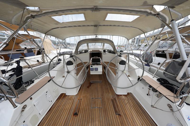 Book yachts online - sailboat - Bavaria Cruiser 40 - STAR FABIAN - rent