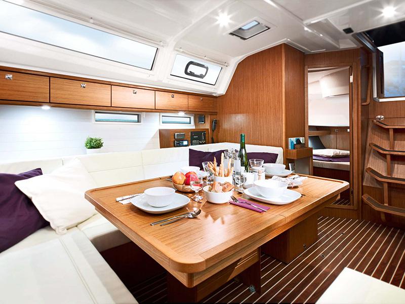 Book yachts online - sailboat - Bavaria Cruiser 46 - ZOE - rent