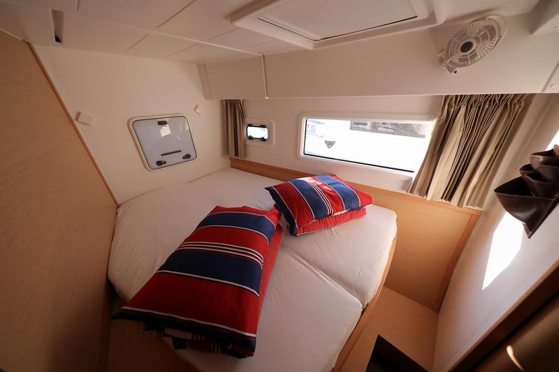Book yachts online - catamaran - Lagoon 42 - LA MAR - rent