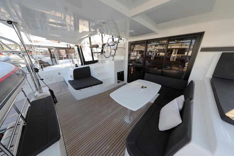 Book yachts online - catamaran - Lagoon 42 - LA MAR - rent