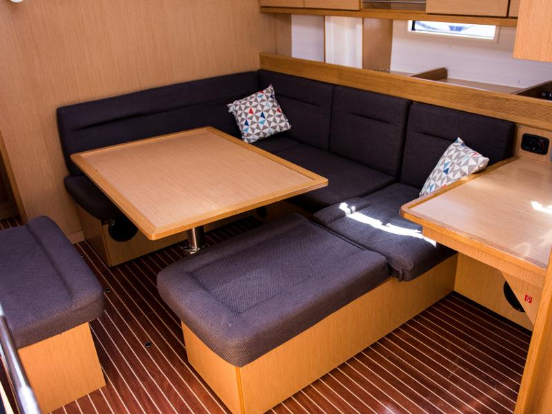 Book yachts online - sailboat - Bavaria Cruiser 45 - FADO - rent
